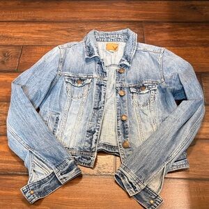 Stylish Blue cropped Denim Jacket